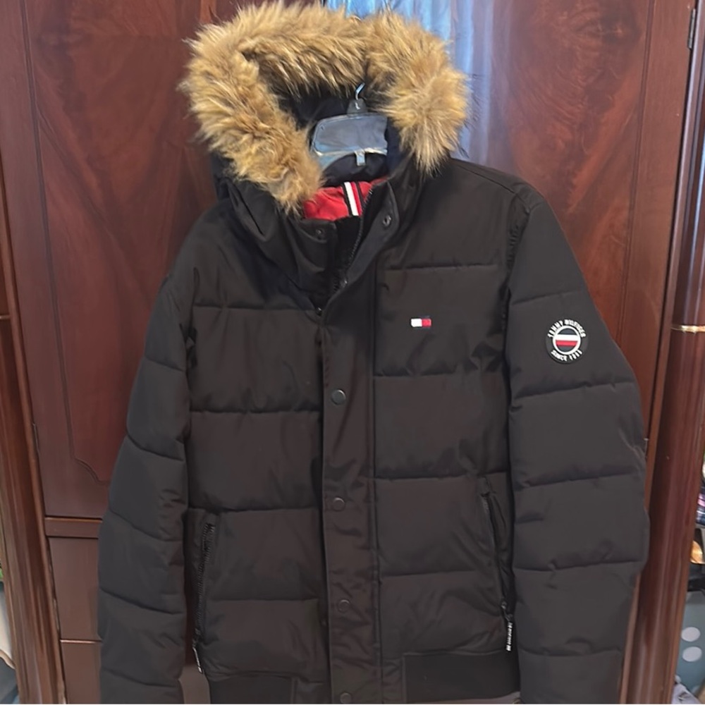 Tommy Hilfiger Black Puffer Jacket with Quilted Design